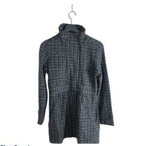 Anthro. Akini women’s zip up sweater medium